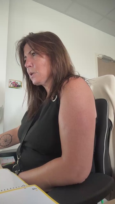 Desiree1951 live cam on Cam4