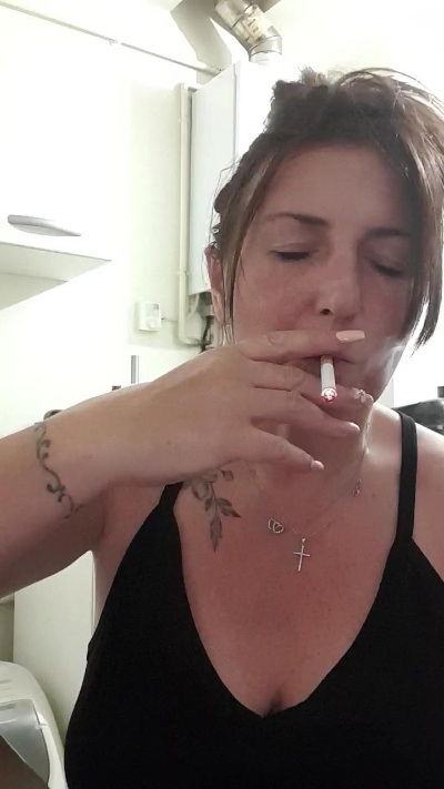 Desiree1951 live cam on Cam4