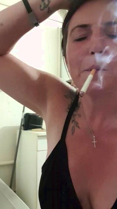 Desiree1951 live cam on Cam4