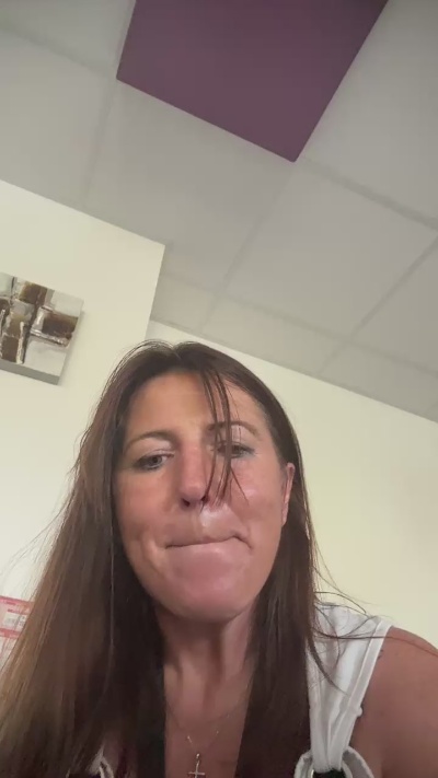 Desiree1951 live cam on Cam4