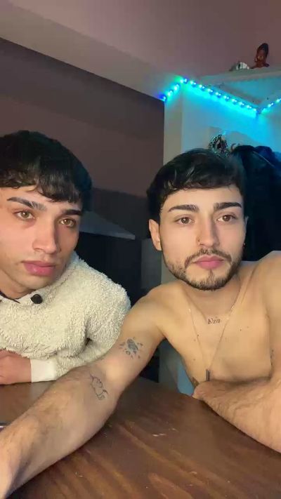 Devilboyzzz live cam on Cam4