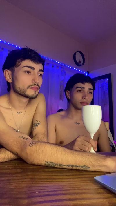 Devilboyzzz live cam on Cam4