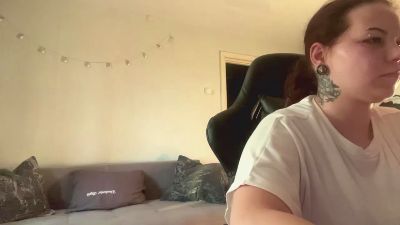 DevinAlberro live cam on Cam4