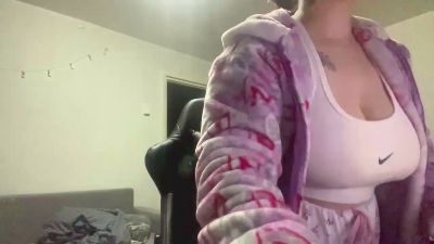 DevinAlberro live cam on Cam4