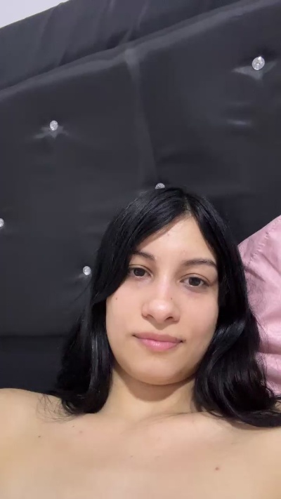 DevineSimone live cam on Cam4