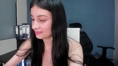 DevineSimone live cam on Cam4