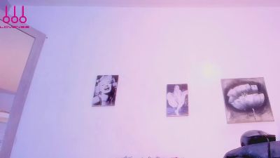 DevoraHorney33 live cam on Cam4
