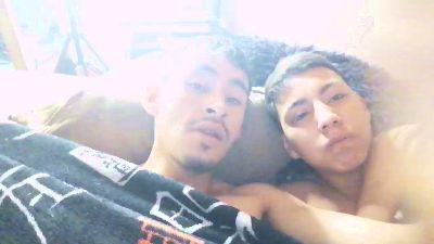 Deyvid320243 live cam on Cam4
