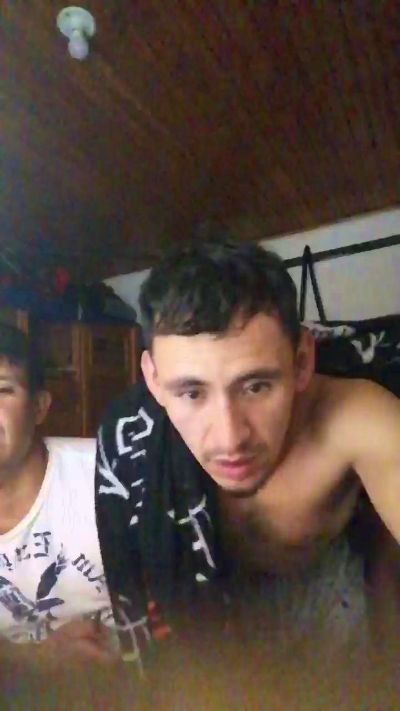 Deyvid320243 live cam on Cam4