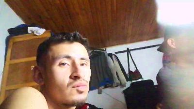 Deyvid320243 live cam on Cam4