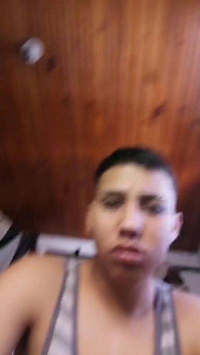 Deyvid320243 live cam on Cam4