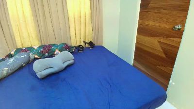 Dhyllan live cam on Cam4