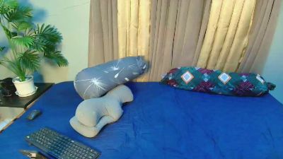 Dhyllan live cam on Cam4