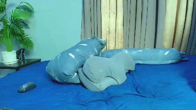 Dhyllan live cam on Cam4