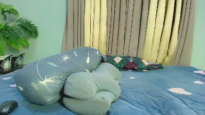 Dhyllan live cam on Cam4