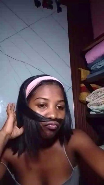 Dianah live cam on Cam4