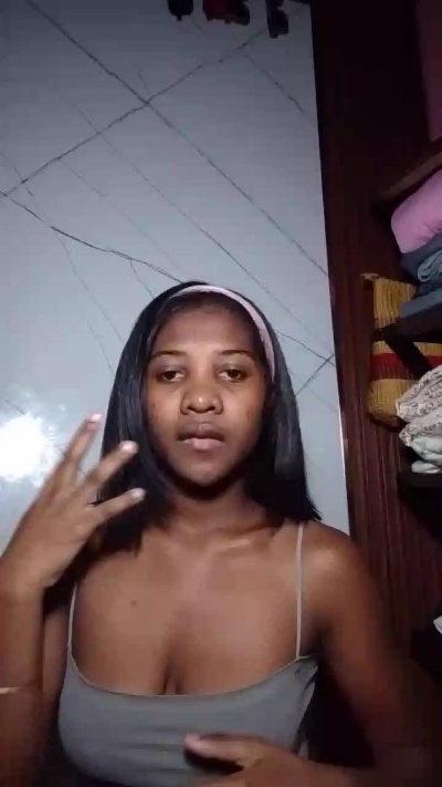 Dianah live cam on Cam4