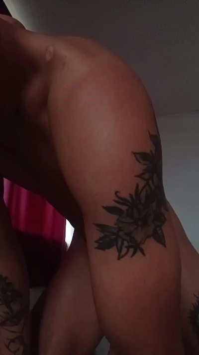 Dicenso live cam on Cam4