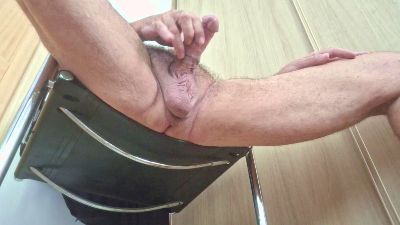 DickOli33 live cam on Cam4