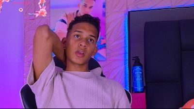 Dilan_Amadeus live cam on Cam4