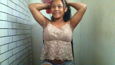Dillianah2625 live cam on Cam4