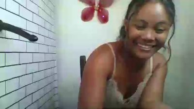 Dillianah2625 live cam on Cam4