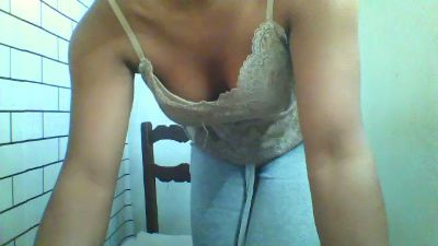 Dillianah2625 live cam on Cam4