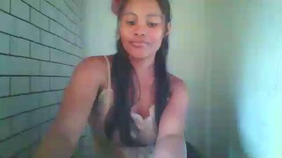 Dillianah2625 live cam on Cam4