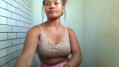 Dillianah2625 live cam on Cam4