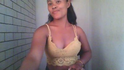 Dillianah2625 live cam on Cam4