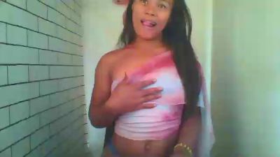 Dillianah2625 live cam on Cam4