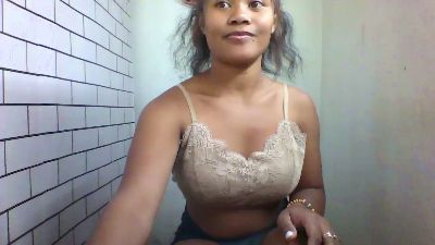 Dillianah2625 live cam on Cam4