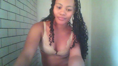 Dillianah2625 live cam on Cam4