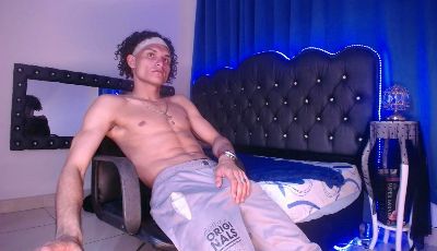 Dimax_27 live cam on Cam4