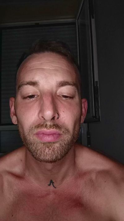 Din0saurio live cam on Cam4