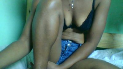 Dinah21 live cam on Cam4