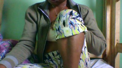 Dinah21 live cam on Cam4
