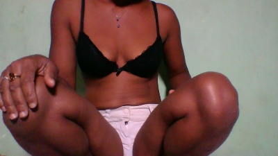 Dinah21 live cam on Cam4