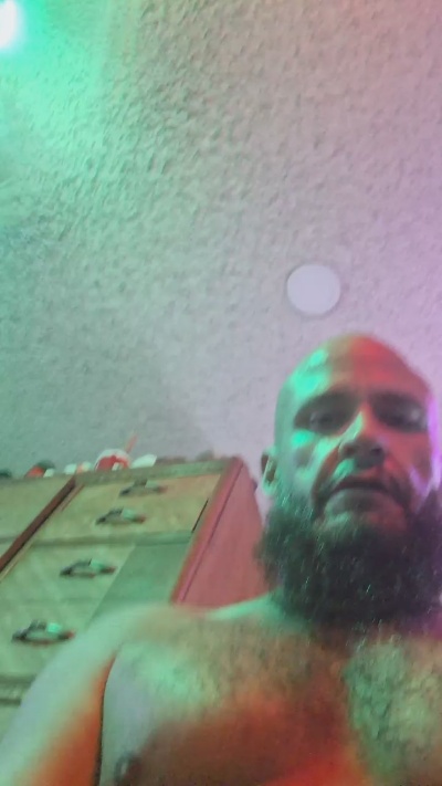 DingaDongo5 live cam on Cam4