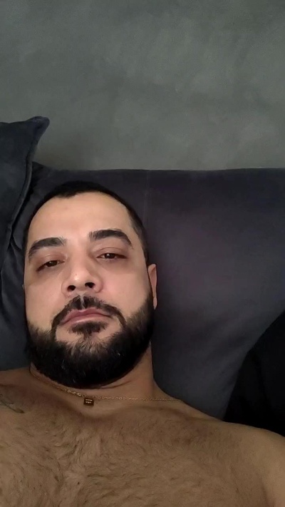 Dioneroger live cam on Cam4