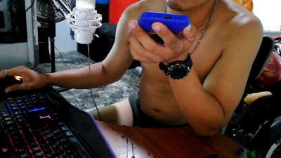 DirtyHell live cam on Cam4