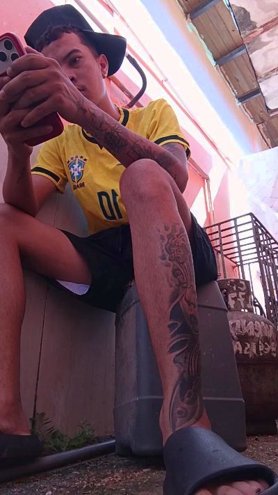 Dirty_bratboy77 live cam on Cam4