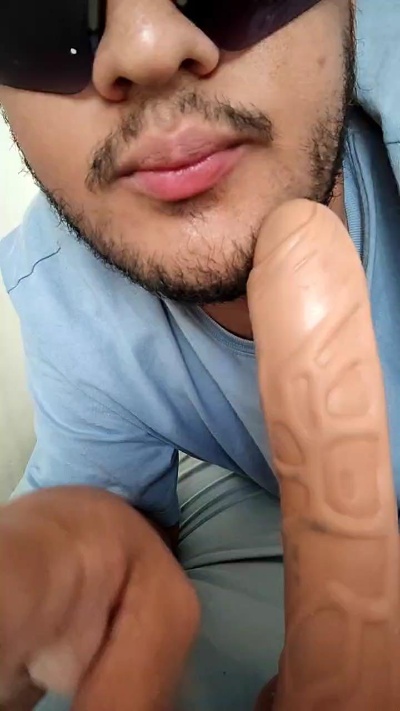Dirtybitchboy live cam on Cam4