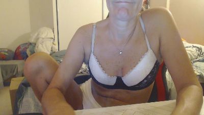 Discretion2 live cam on Cam4
