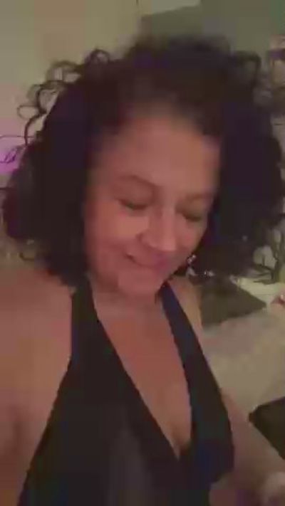 DivaMilf353 live cam on Cam4