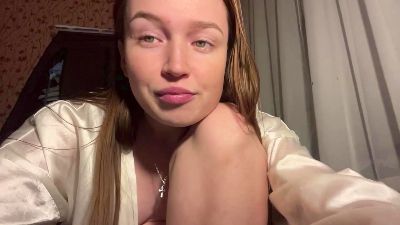DixieOrofino live cam on Cam4