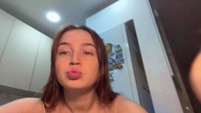 DixieOrofino live cam on Cam4