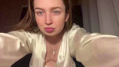 DixieOrofino live cam on Cam4
