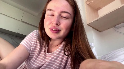 DixieOrofino live cam on Cam4