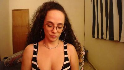 DizzyMissLizzyL live cam on Cam4